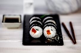 Заказать суши на дом бесплатная доставка февраль